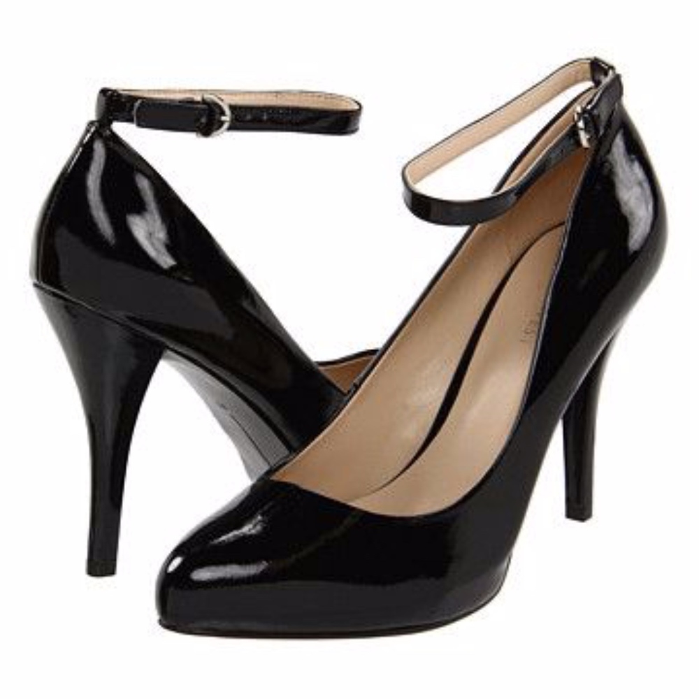 Nine West EYE FOR EYE Black Patent Leather Pump
